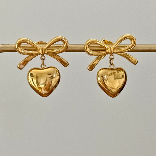 BOW HEART STUD EARRINGS