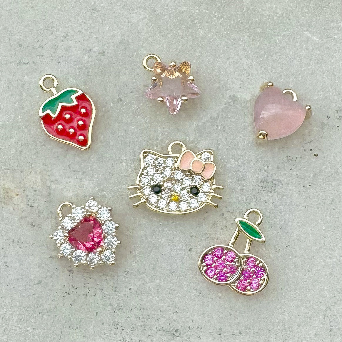 HELLO KITTY CHARM SET