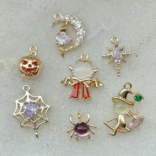 HALLOWEEN CHARM SET