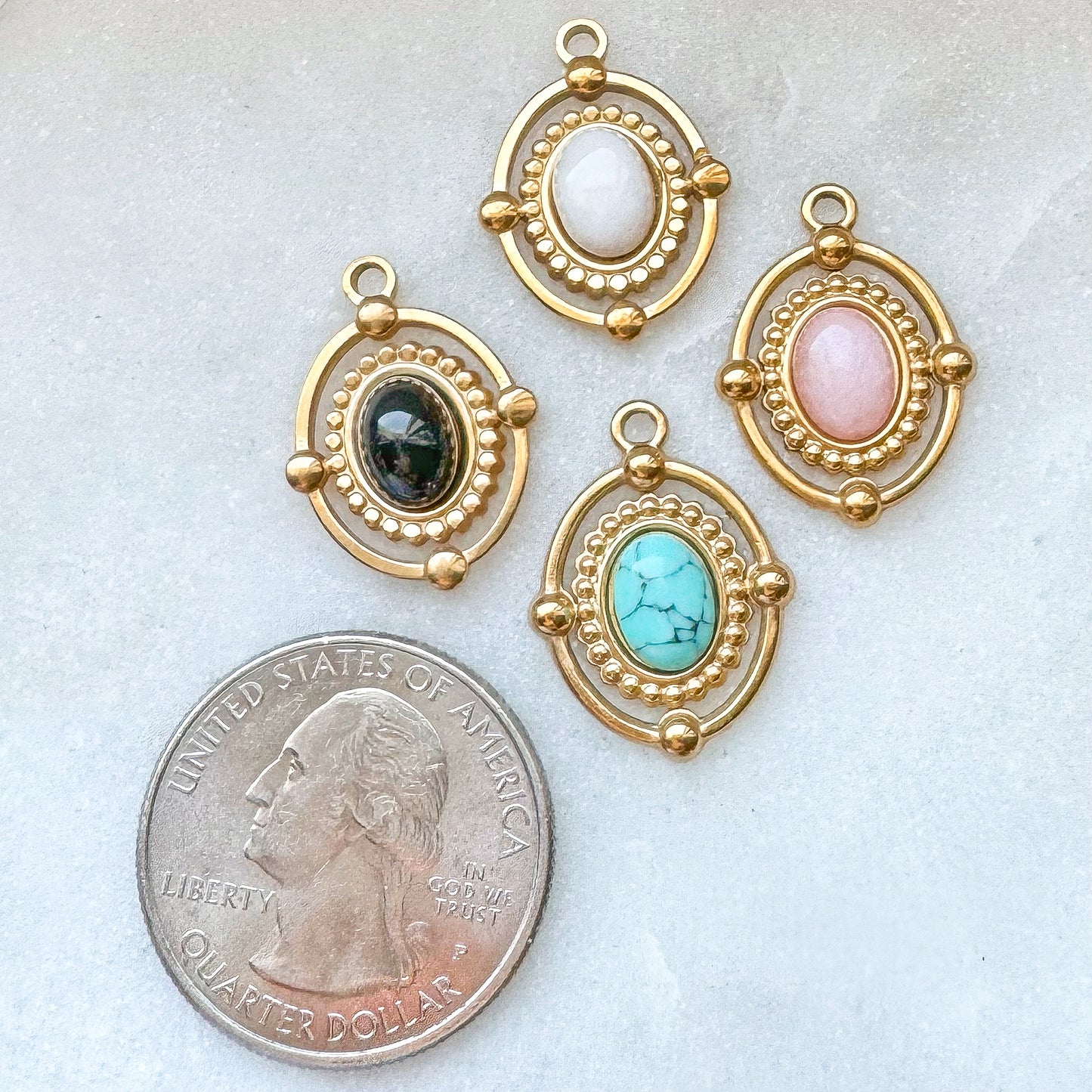 VINTAGE OVAL CHARM