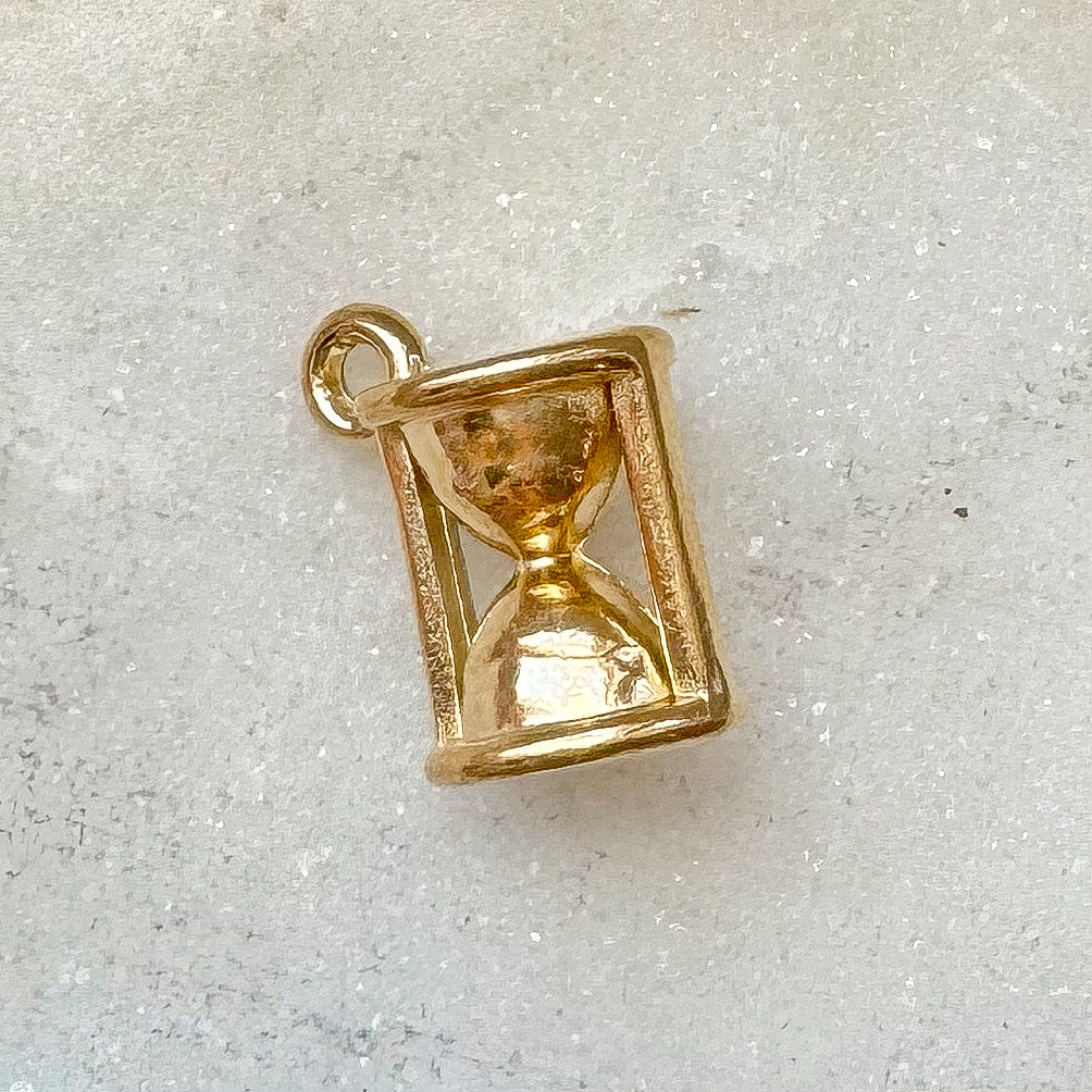 HOUR GLASS CHARM