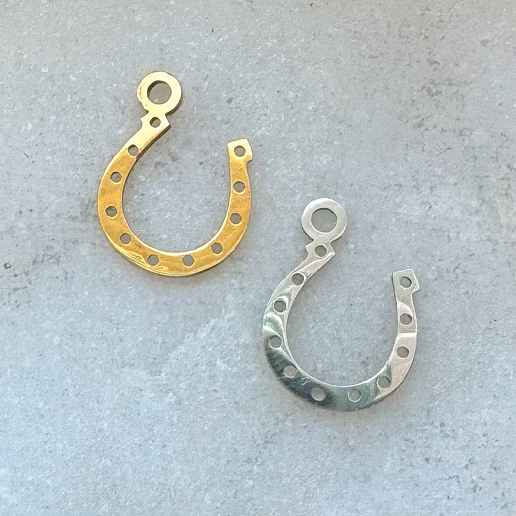 HORSE SHOE CHARM