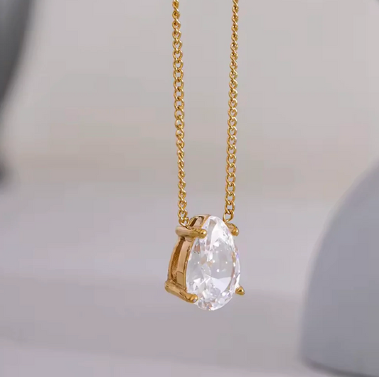 ON THE TOWN NECKLACE + STUD SET