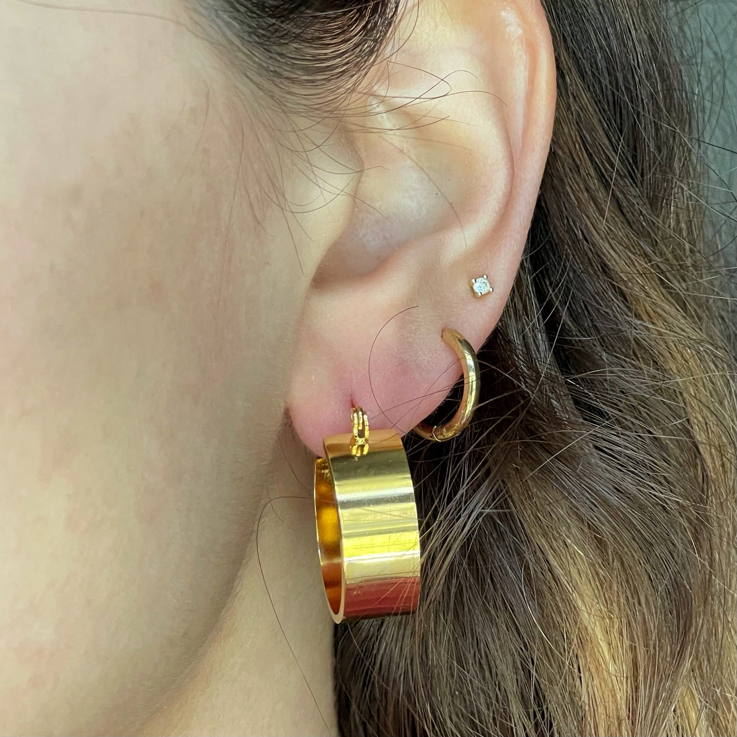 GOLD CHUNKY HOOPS