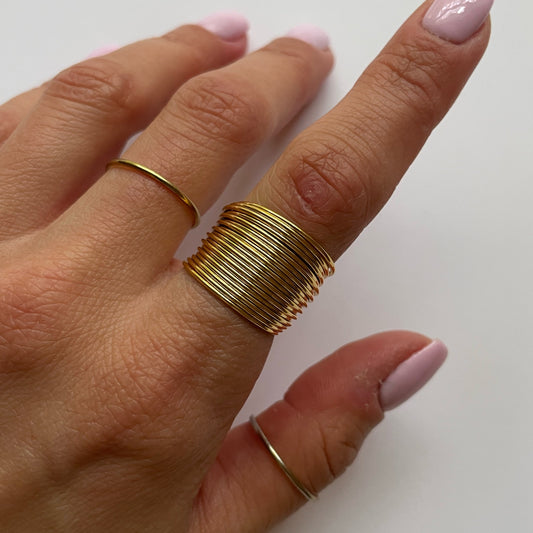 GOLD LAYERED WIRE RING